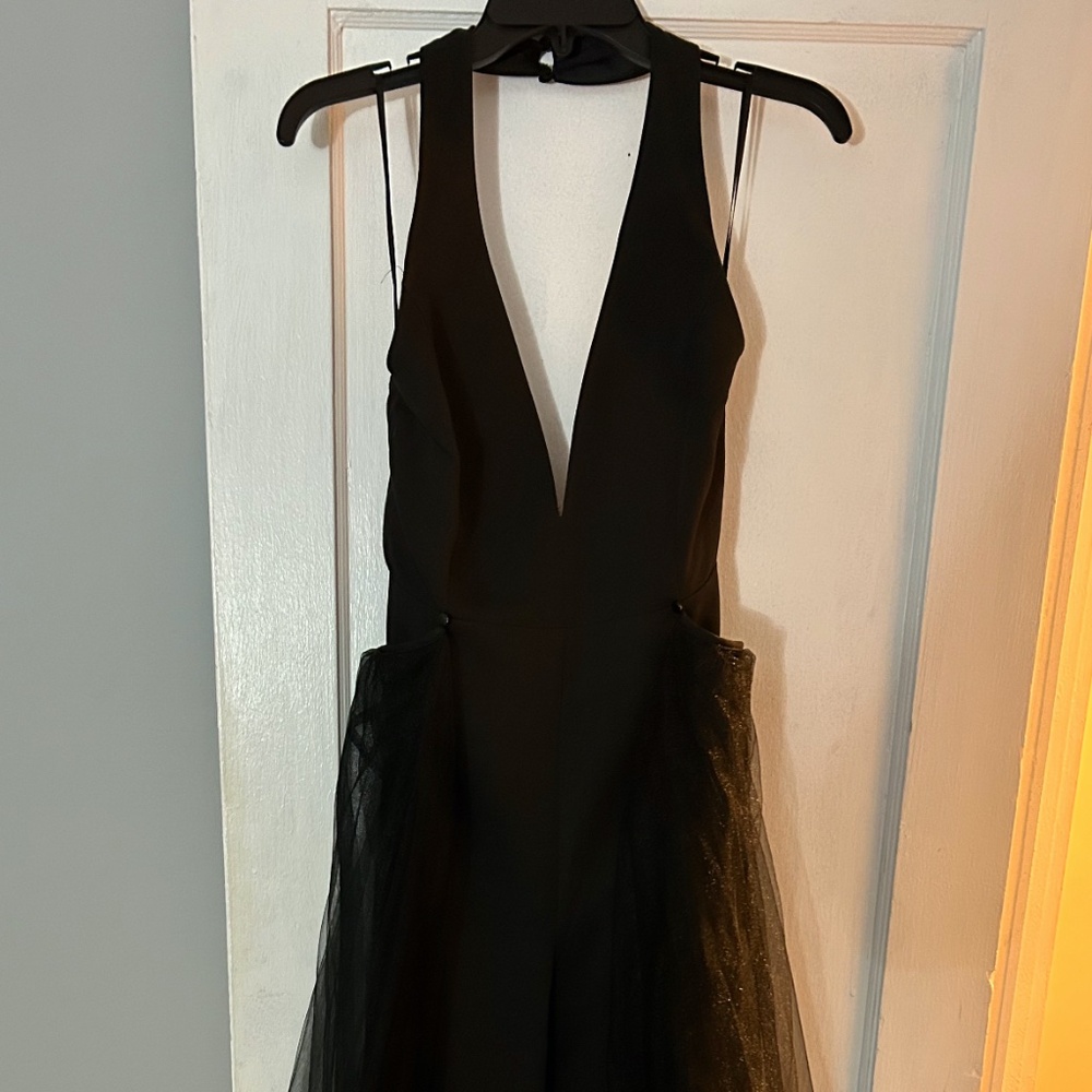 Black V-neck halter pants jumper with tulle 1/2 skirt